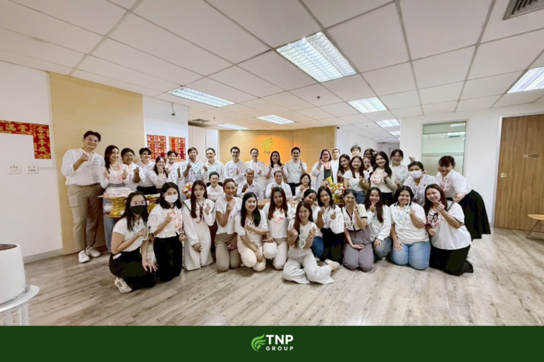 Tnp TNP Group ร่วมสืบสานประเพณีไทย จัดพิธีรดน้ำดำหัวผู้ใหญ่ เนื่องในเทศกาล ...
